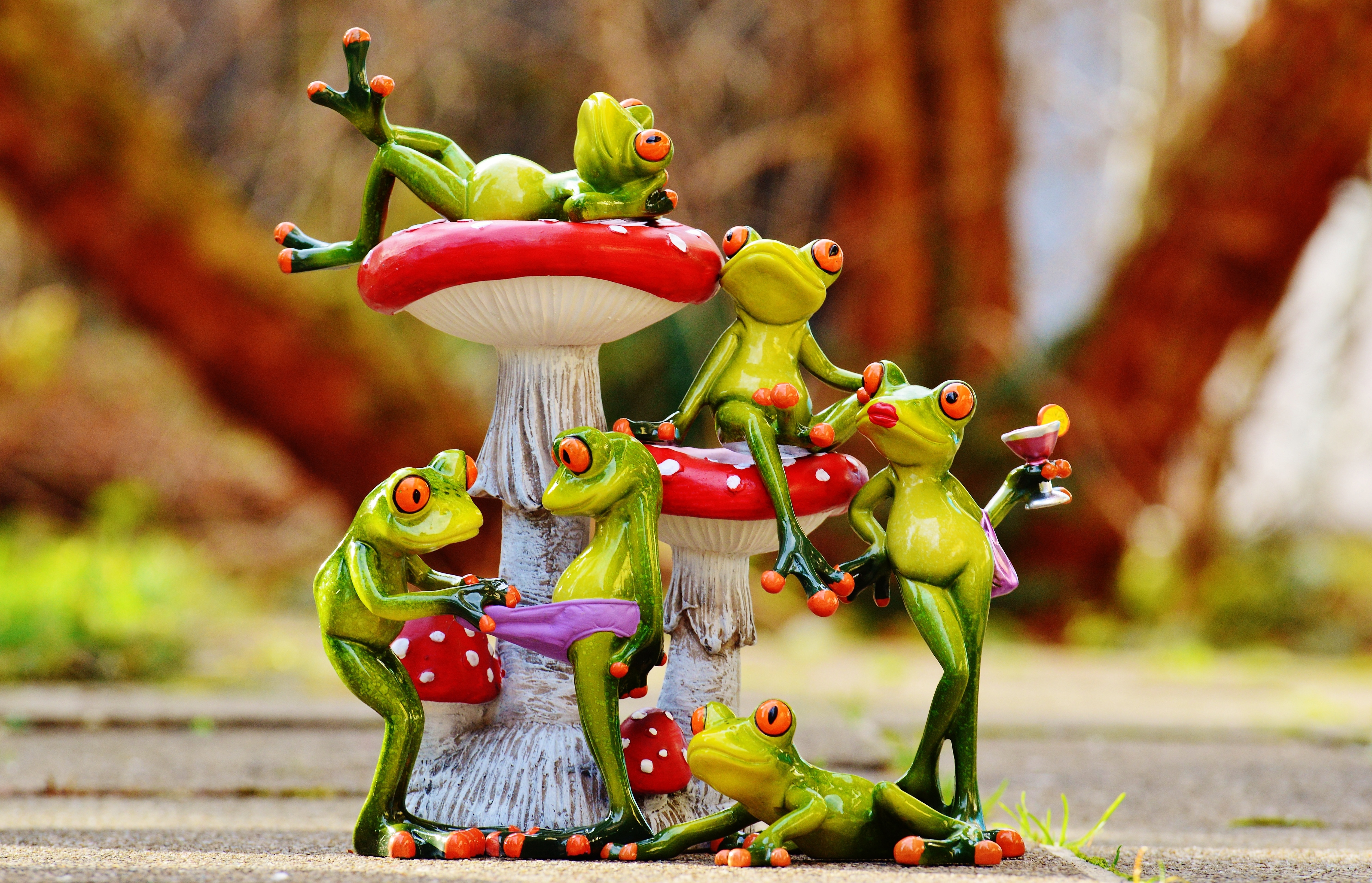 Frogs, Funny, Group, Figures, Mushrooms, focus on foreground, multi colored