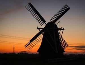 windmill silhouette thumbnail