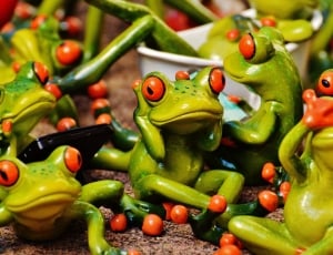 green frog ceramic figurine lot thumbnail