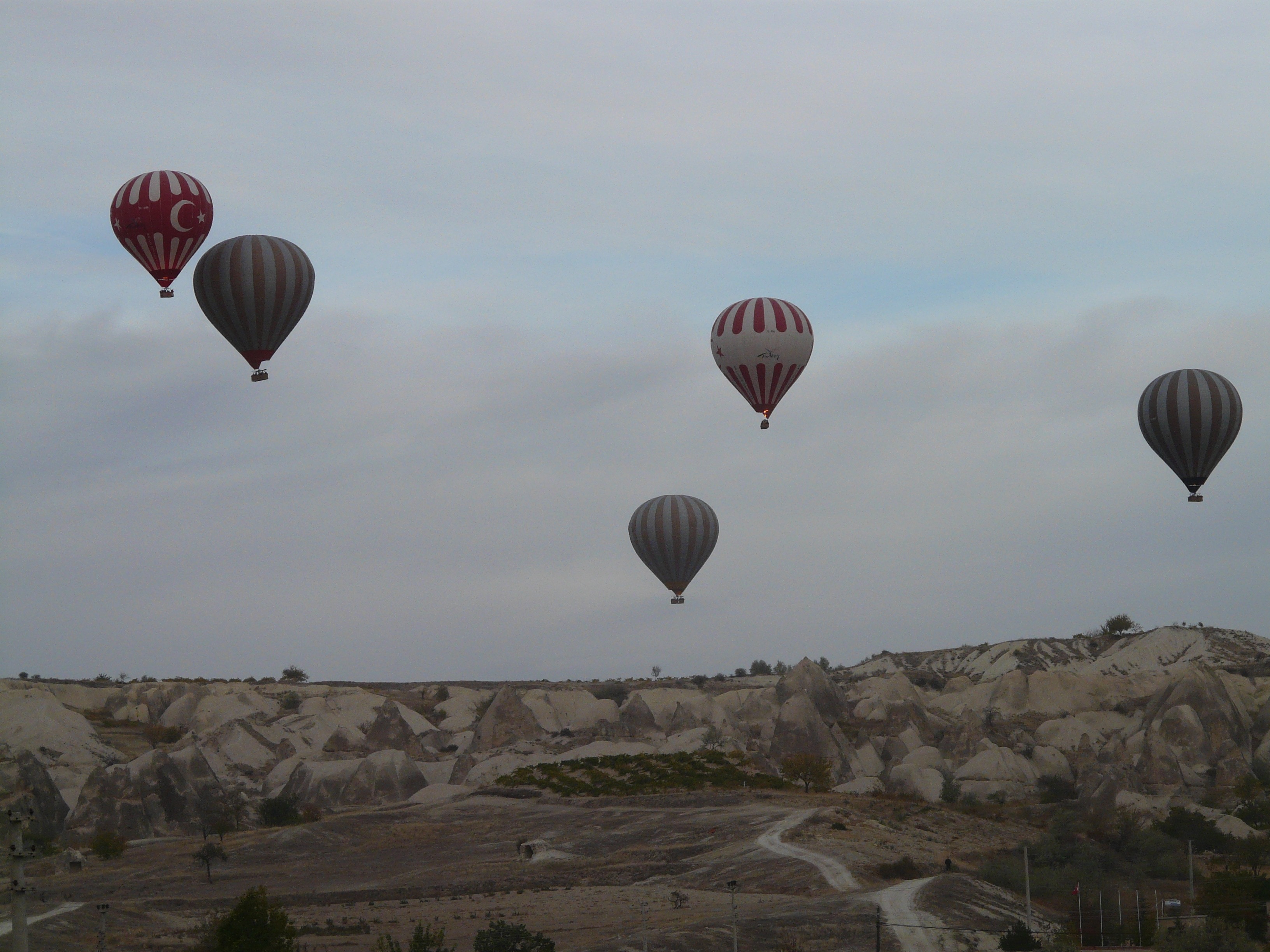 five air balloons flying