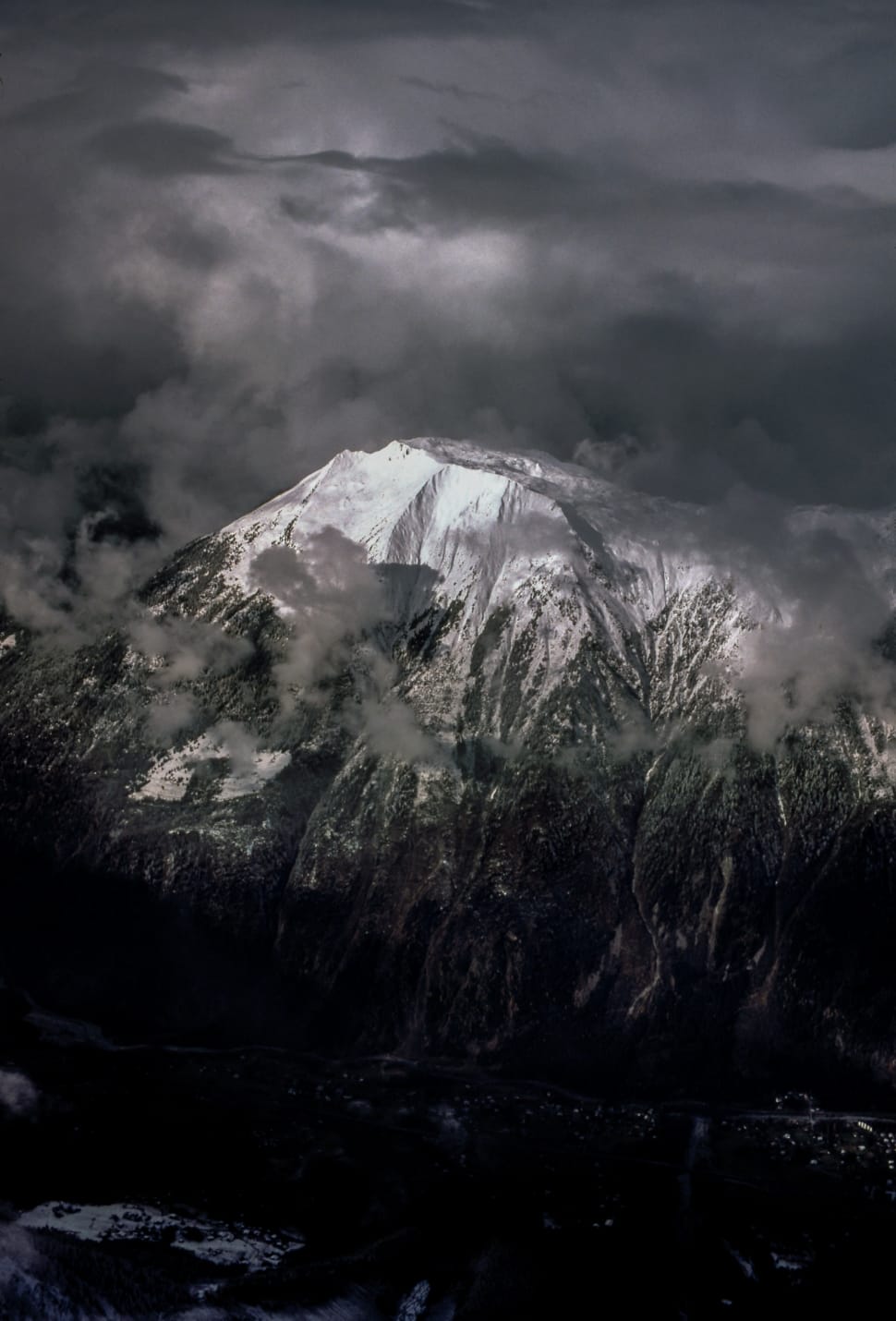 grayscale photo of mountian preview