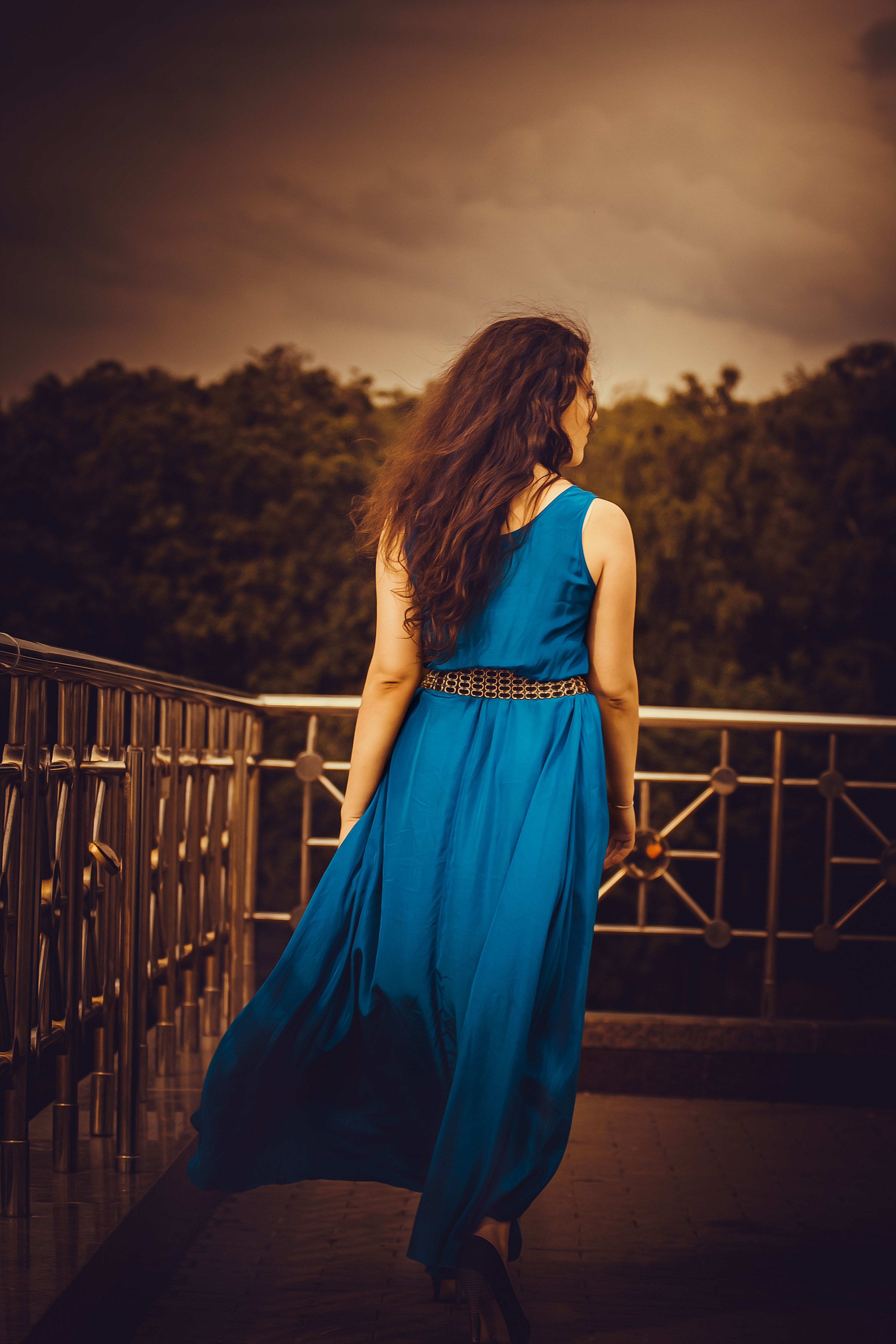 women's blue sleeveless maxi dress