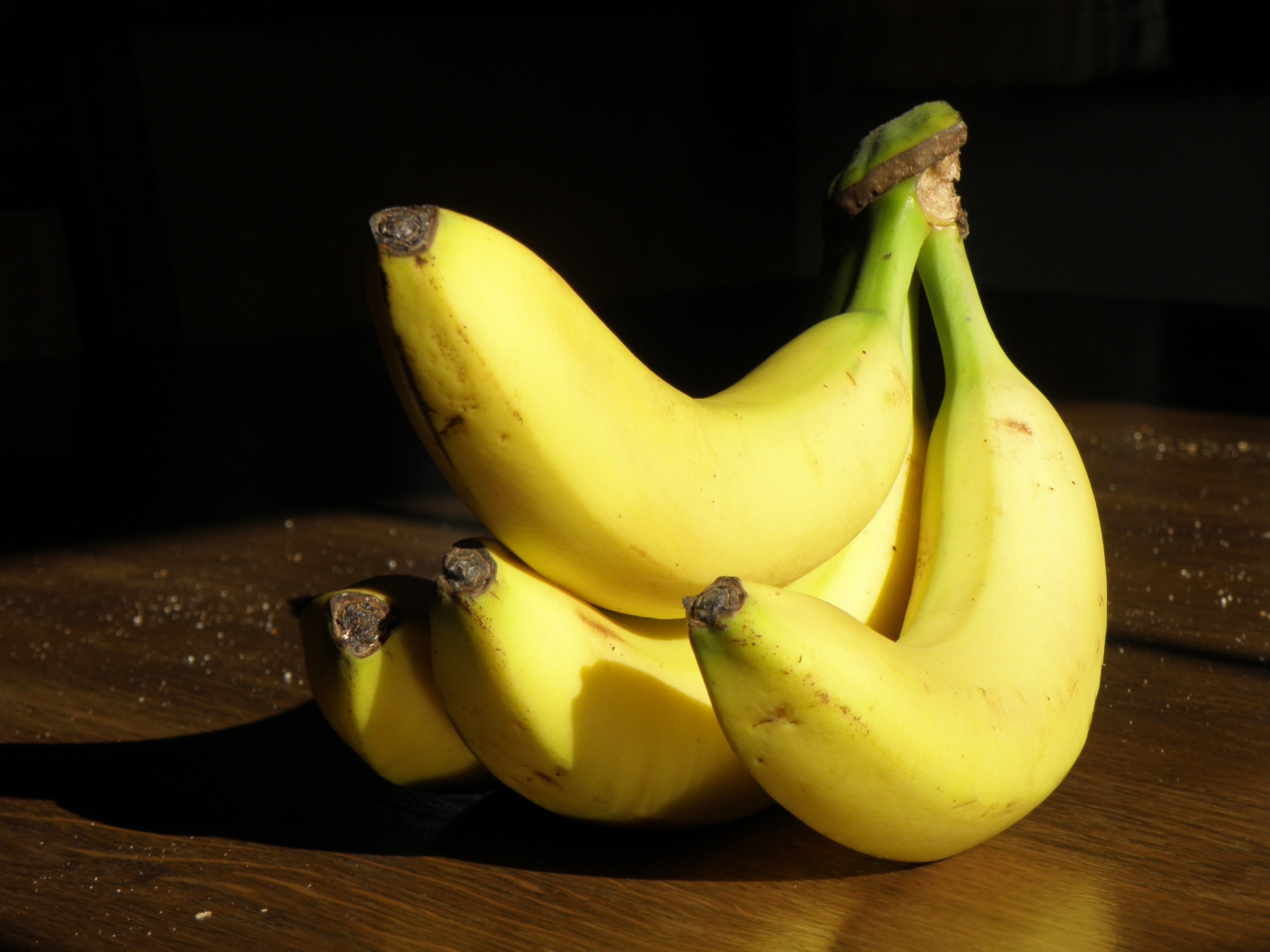 4 banana fruits