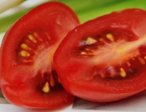 sliced tomatoe thumbnail