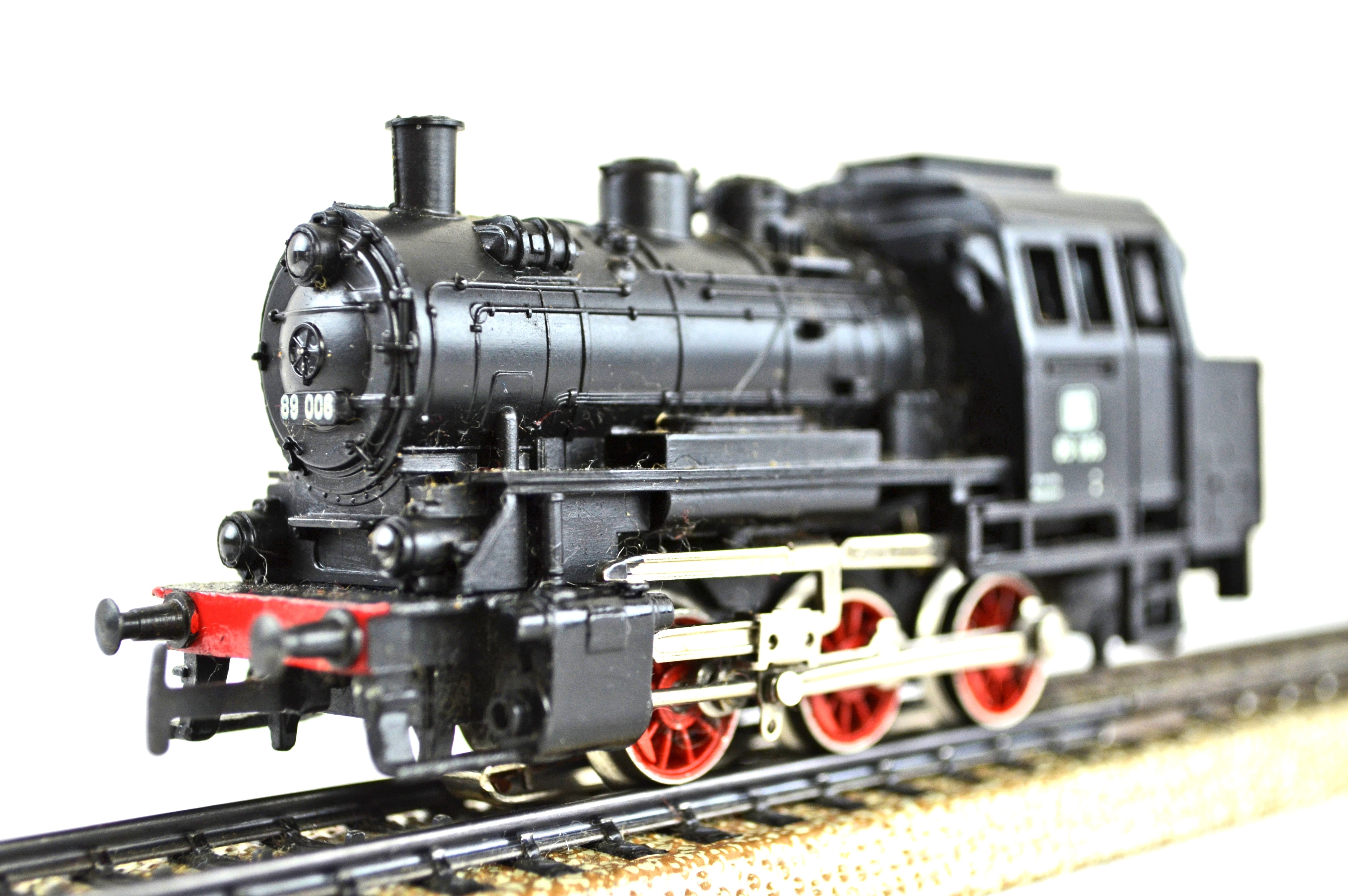 black train diecast model