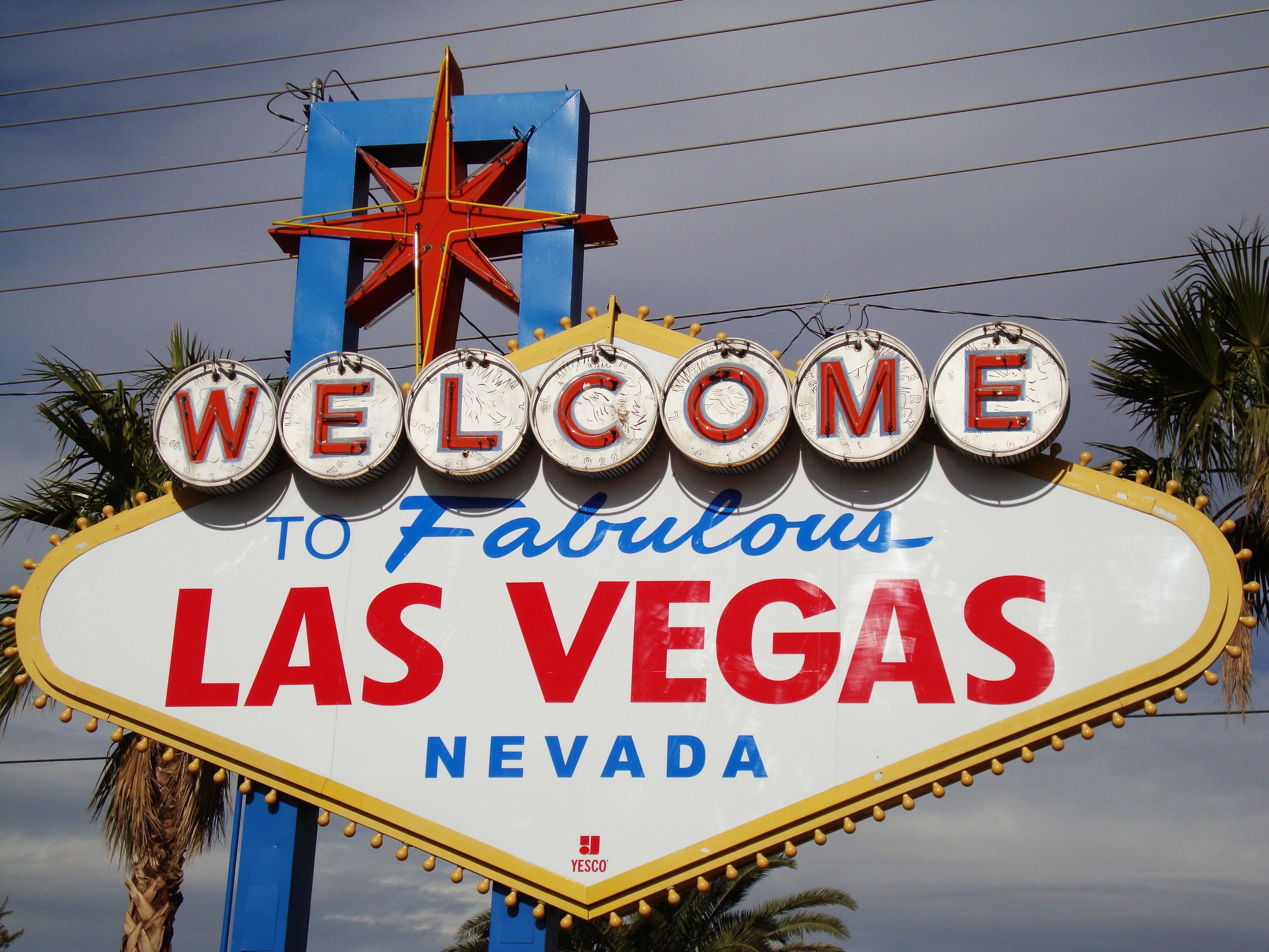welcome to fabolous las vegas nevada lighted signage turn ...