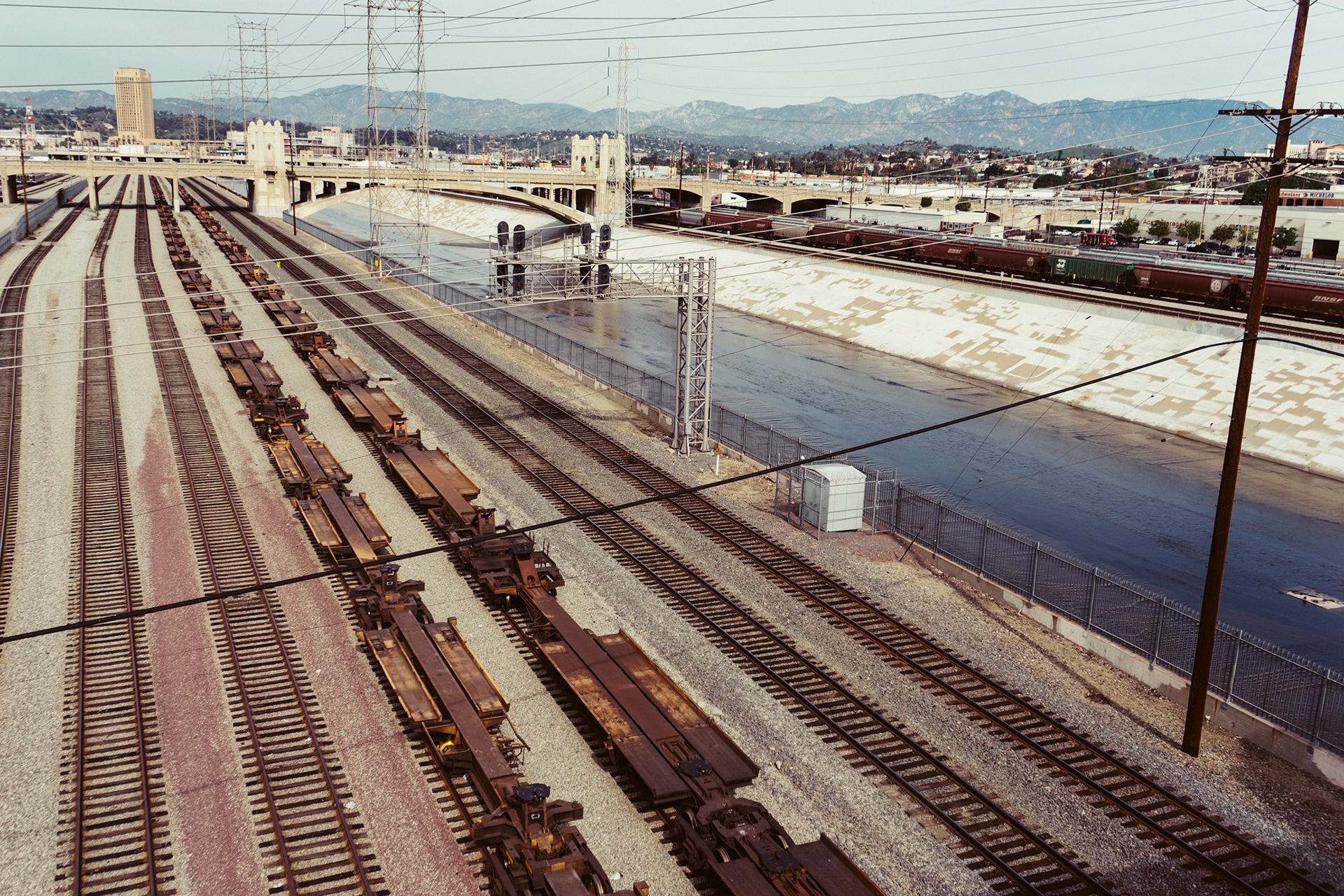 brown steel train railroads