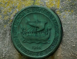 green round boat engraved decor thumbnail
