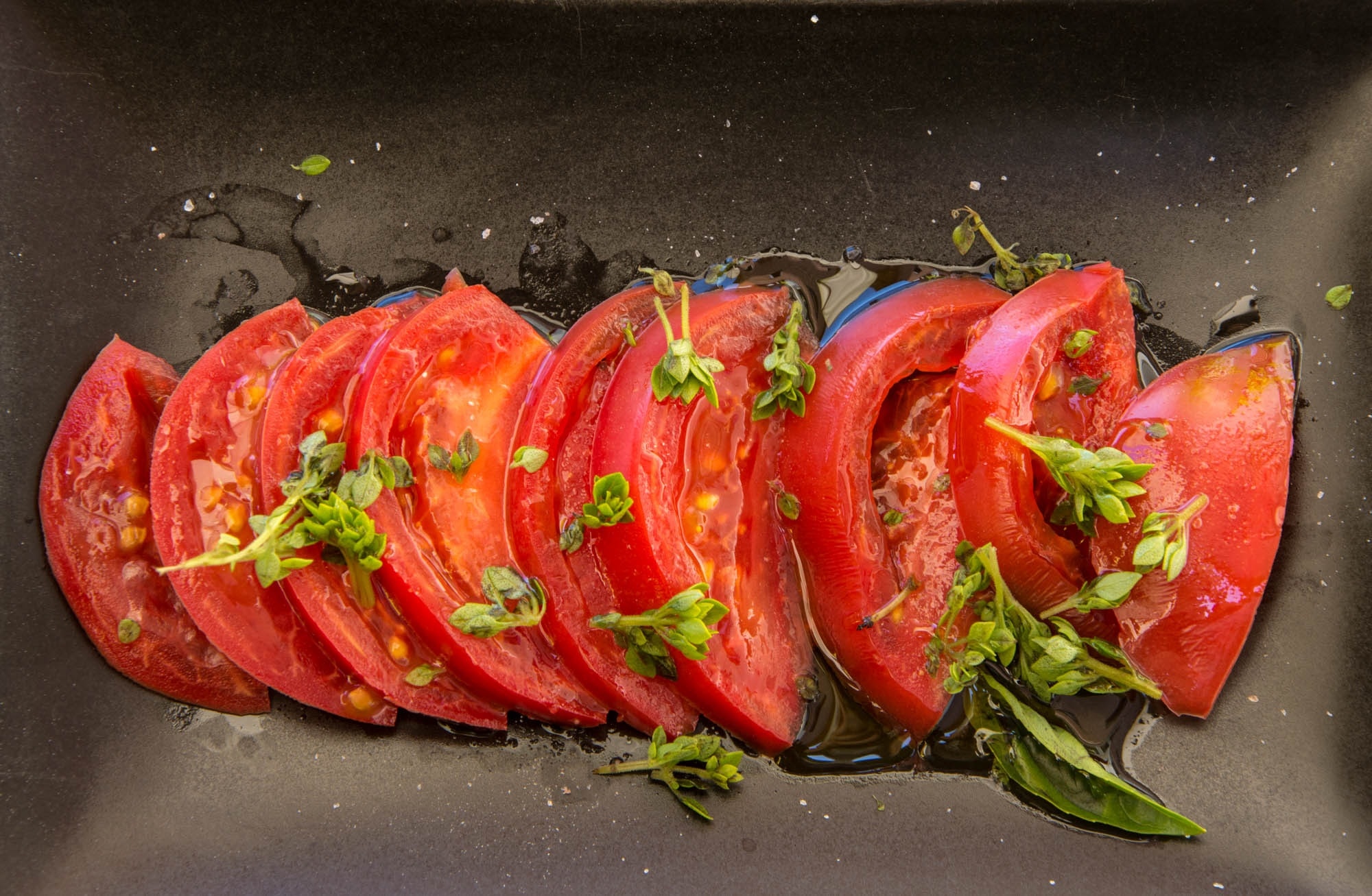sliced tomato