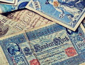 100 banknote collection thumbnail