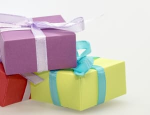 3 pieces of gift boxes thumbnail