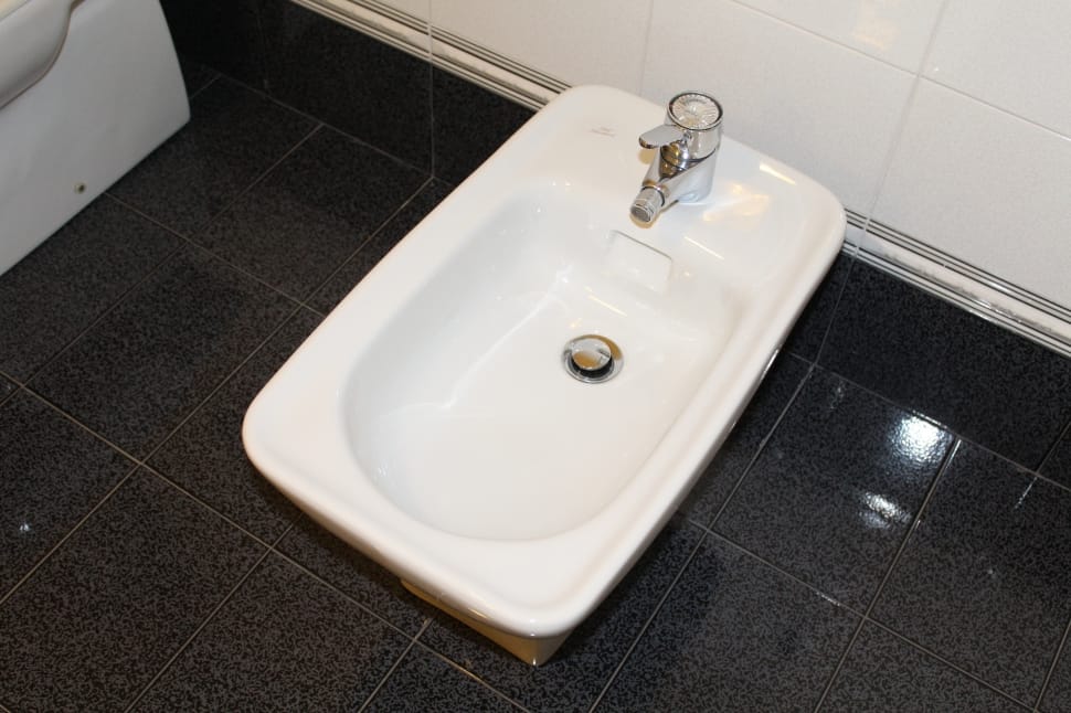 white ceramic sink preview