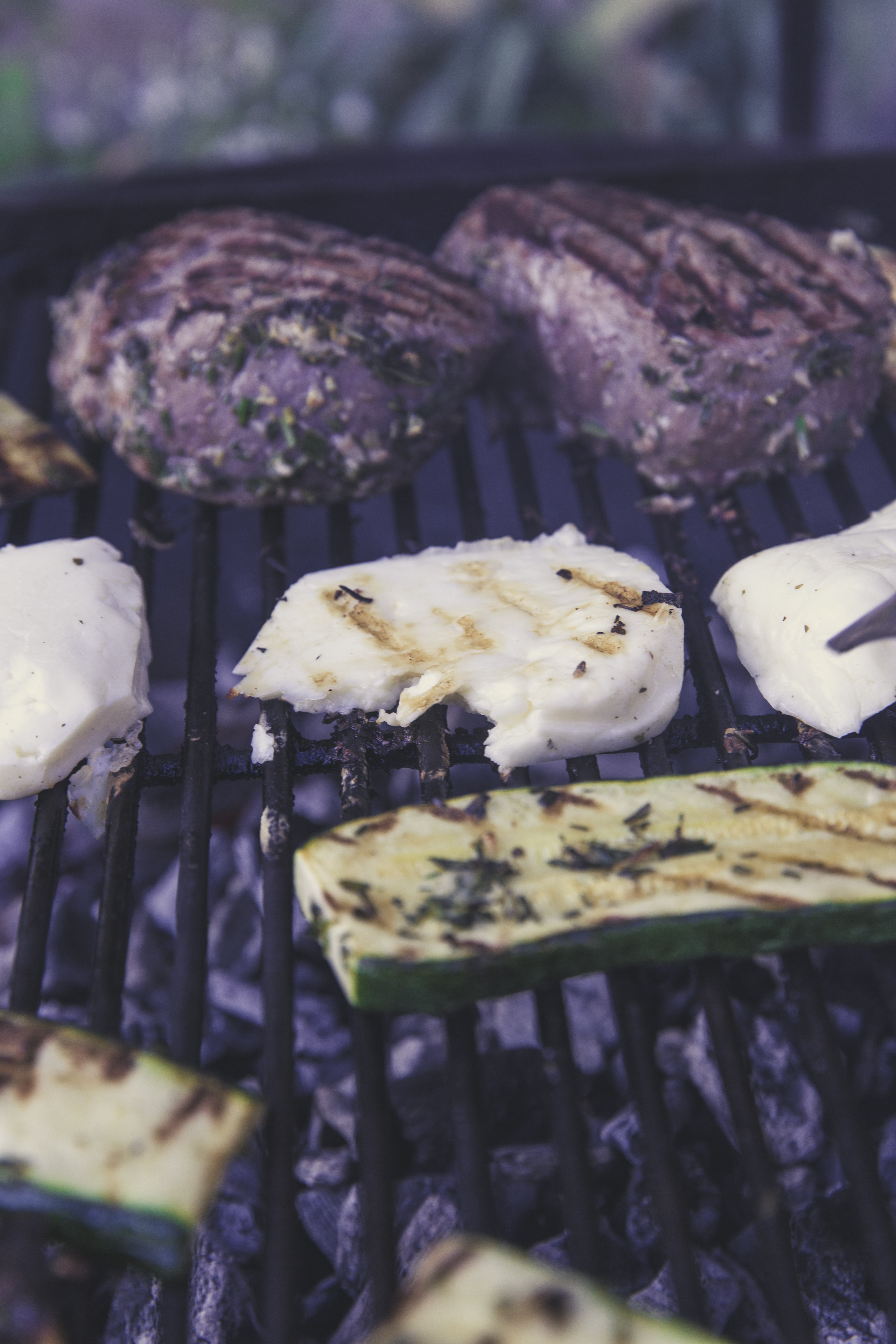 grilled food in selective focus photography