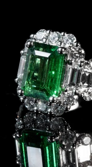 Ring, Luxury, Diamond, Emerald, black background, green color thumbnail
