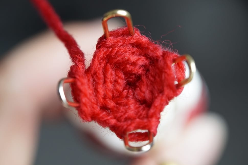 red yarn preview
