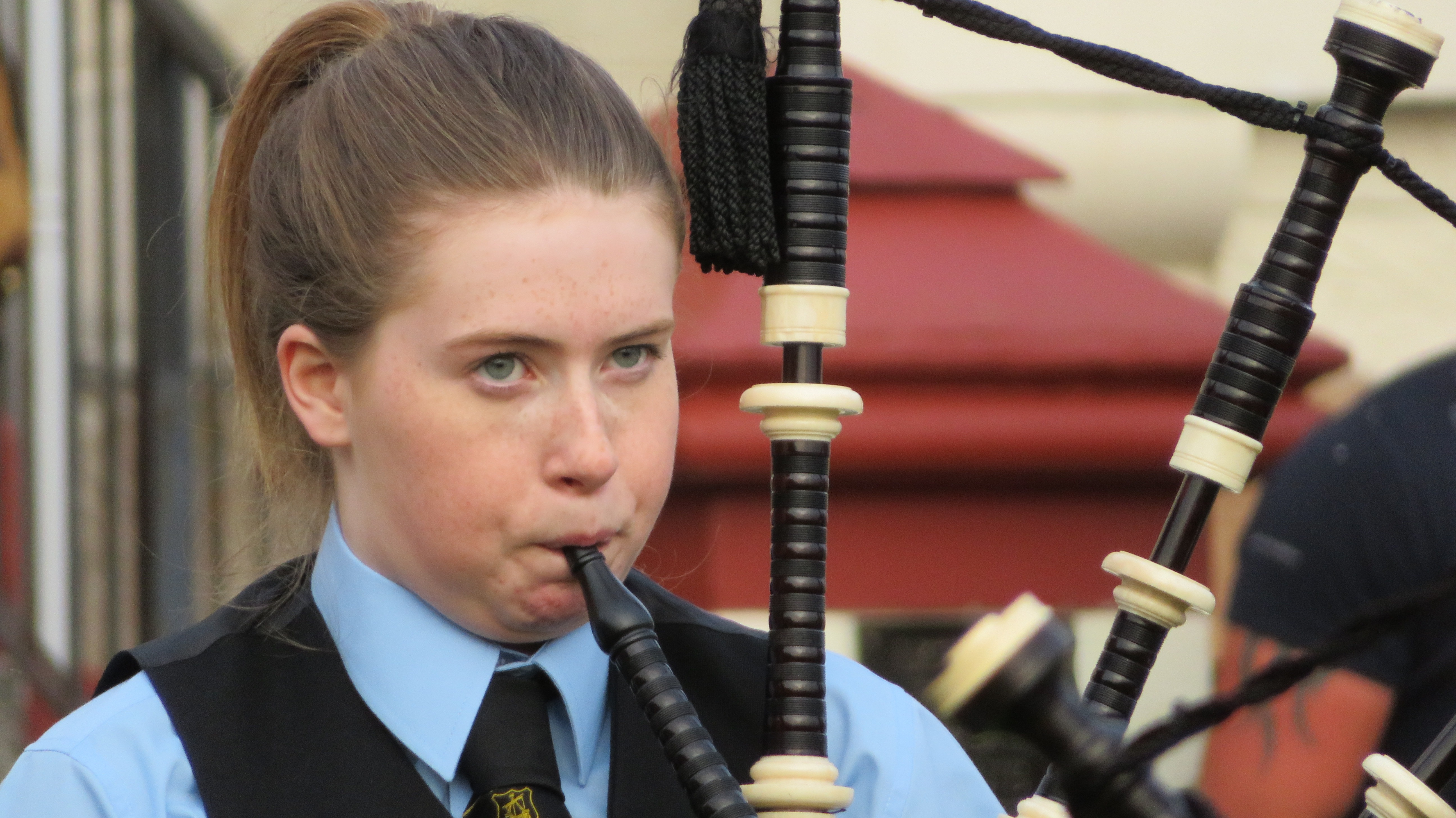 Curling's Scottish Soundtrack, Delivered by Bagpipers from Beijing - The  New York Times