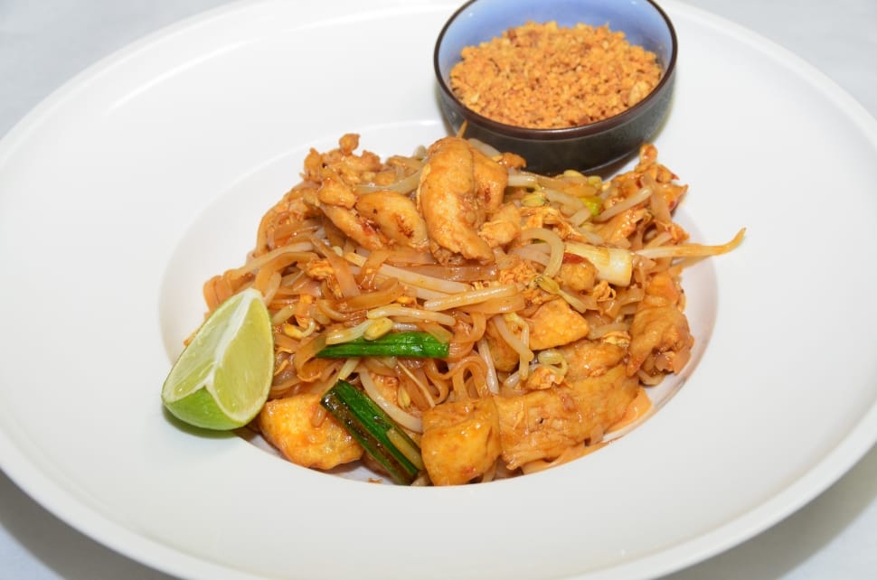 bean sprout and chicken with cutted lime preview
